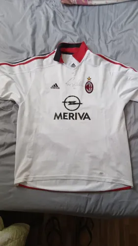 Vendo ou troco camisa do milan 2003 original autografada