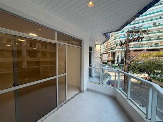 Apartamento todo Reformado, na Quadra do Mar, 3 quartos, 1 suite, 3 banheiros, 185m2