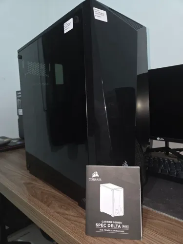 Gabinete Corsair SPEC DELTA sem fans