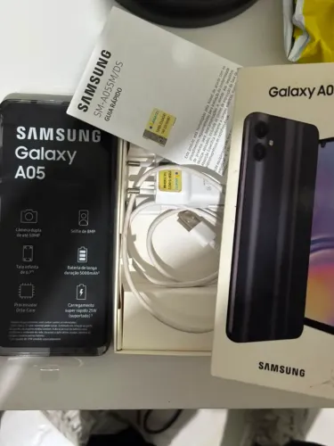 Samsung a05 (impecável na caixa, acompanha carregador) 