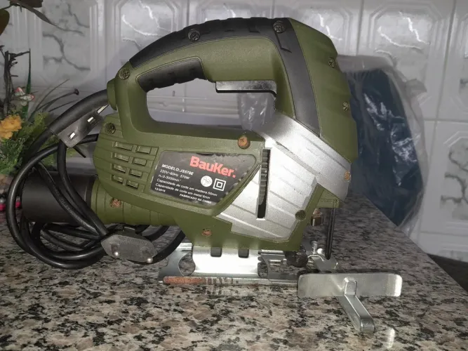 SERRA TICOTICO COM VARIOS RECURSOS 220V.