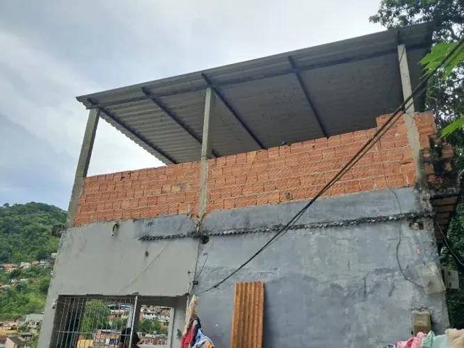 Casa no Frade, 2 quartos e terreno amplo.