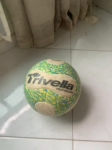 Bola de society