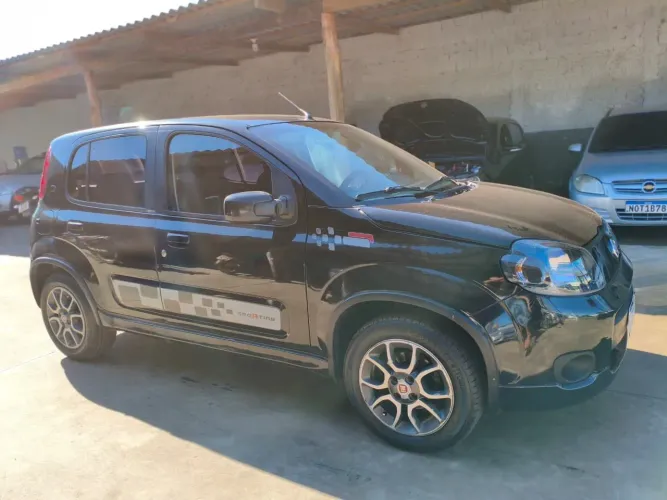 Fiat Uno Sporting 1.4 EVO Fire Flex 8V 4P 2012