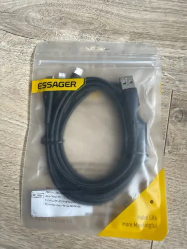 Cabo Carregador 3 em 1 Universal - Tipo-C, Micro USB (V8) e Lightning (iPhone)