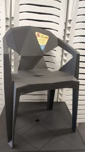 Cadeira Diamante JR Plásticos.