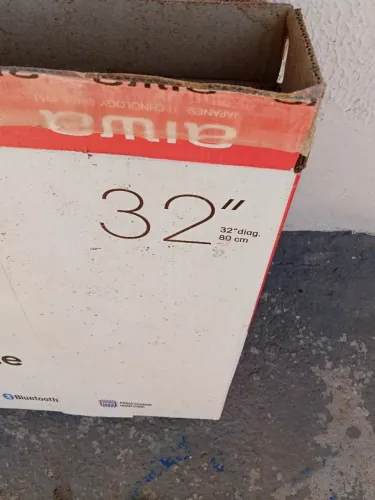Tv 32 pol,1 fogão 4 bocas, 1geladeira,2box casal, 1 ventilador de pé, 1 ventilador de mesa