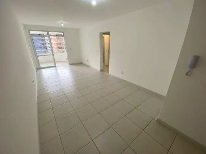 Excelente apartamento de 2 dormitórios para locação no bairro Saco Grande!