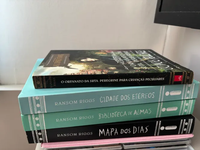 Kit 4 livros Crianças Peculiares