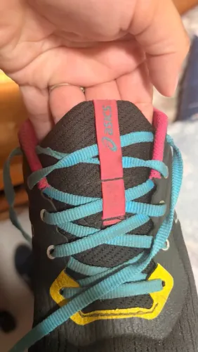 Tênis Asics número 37