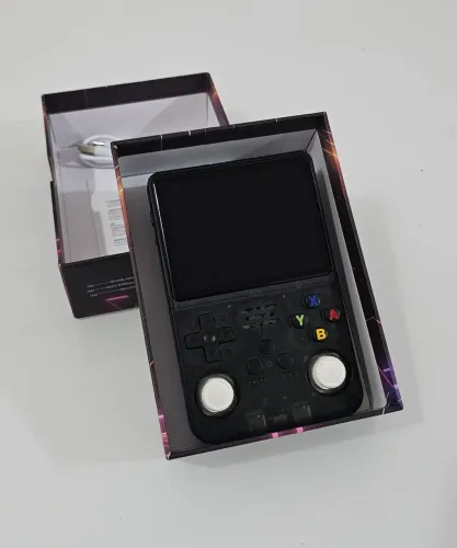 Console Portátil Retrô R36S Game Console - Pouco Uso, Perfeito!