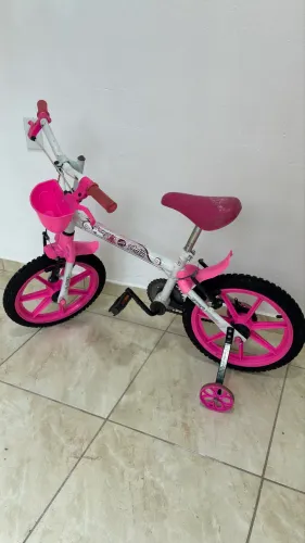 Vendo bicicleta infantil feminina 