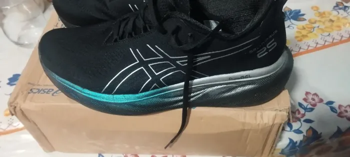 Tenis Asics gel Nimbus 25 N°43 usado 