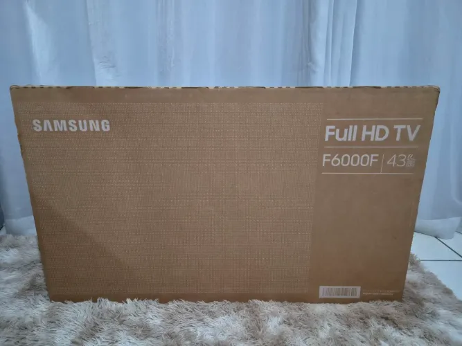 vendo tv  smart Samsung 43 polegadas nova lacrada não aceito trocas 