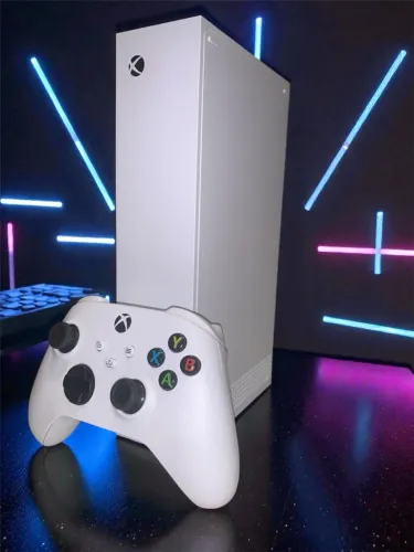 XBOX SERIES S + ADAPTADOR DE BATERIA PARA CONTROLE (Pouquíssimo usado)