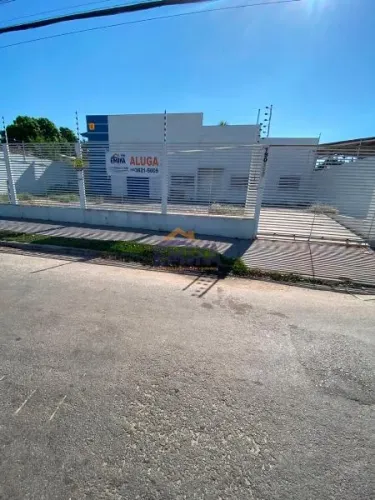 Comercial/Industrial com 12 sala(s) no bairro Santa Cruz em Cuiabá - MT