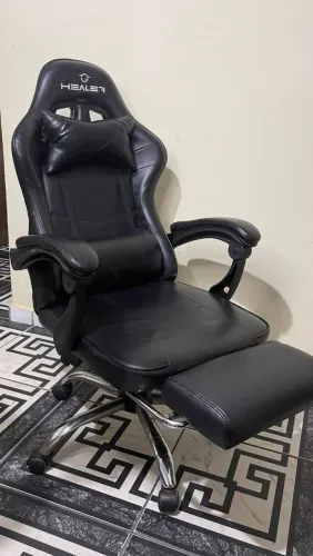 Cadeira gamer semi nova .