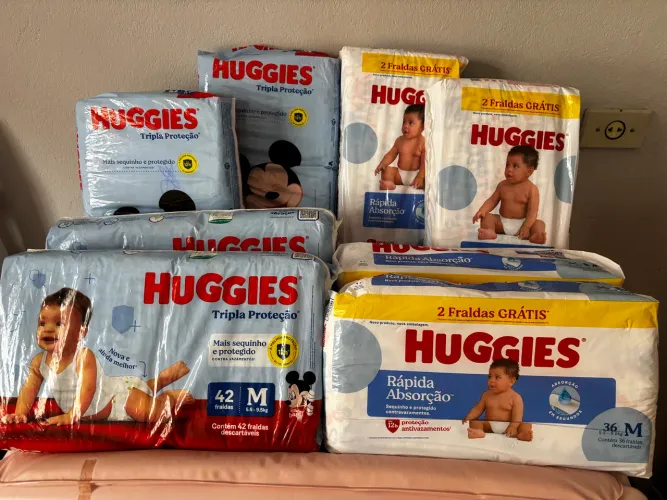 Fraldas Huggies  tamanho M