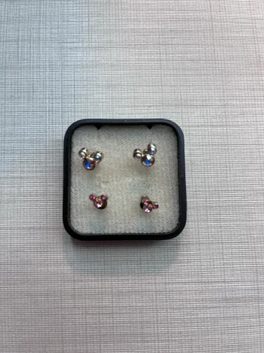 2 pares brincos disney pedras rosa e cristal, ótimo estado