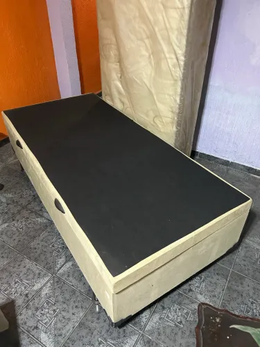 Cama de solteiro Bau nunca foi Usada 
