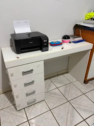 Escrivaninha/Mesa de estudos