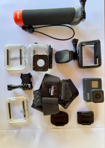 GoPro Hero 7 Black e acessórios
