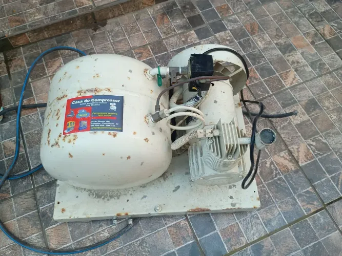 Compressor de ar R$1000