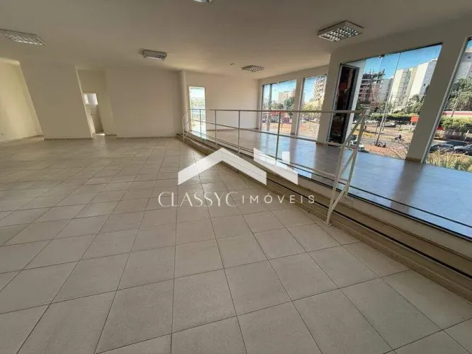 Loja Comercial em Uberlândia (Cazeca)  460 m², Acesso 2 Pavimentos, 6 Vagas.
