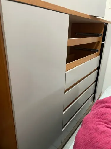 Cômoda 2 portas e 7 gavetas