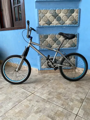 Bicicleta estilo Cross / BMX Aro 20