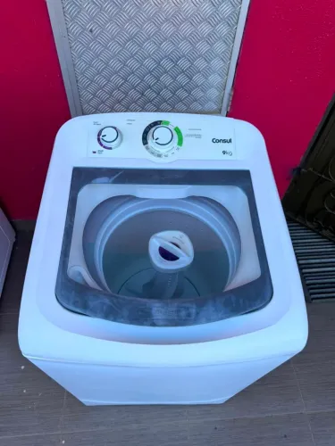 Máquina de lavar roupas faz tudo Cônsul 9kg?600,00