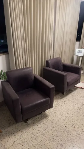 Kit com 02 Poltronas Giratórias