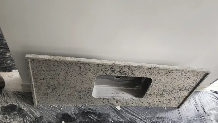 Bancada / Pia de Cozinha em Granito de 1,55m com Cuba Inox, 'contato *53