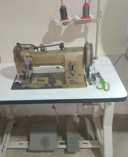 Máquina de costura industrial