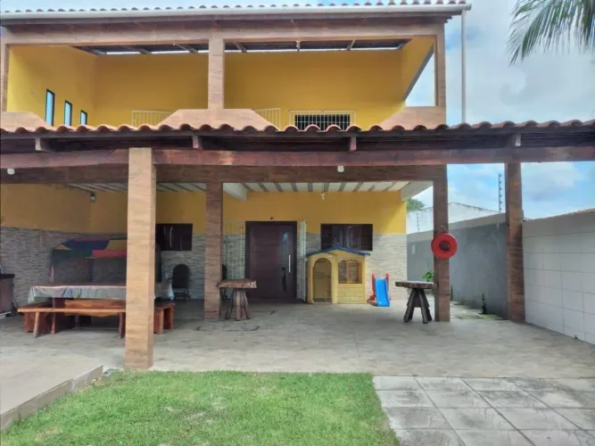 Vendo uma casa em Lucena