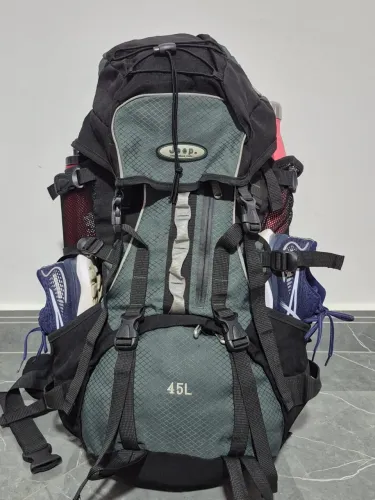 Mochilão 45l - ótimo estado