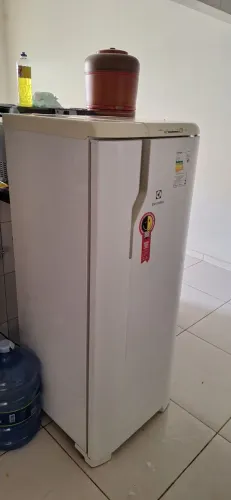 Geladeira Consul 1 Porta com Degelo Prático - Perfeito Funcionamento