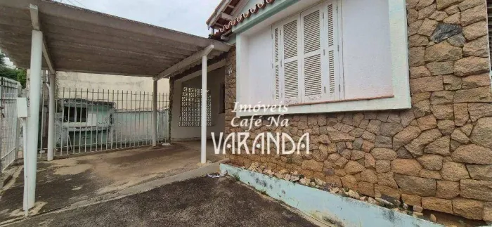 DUAS CASAS ISOLADAS....MESMO QUINTAL!