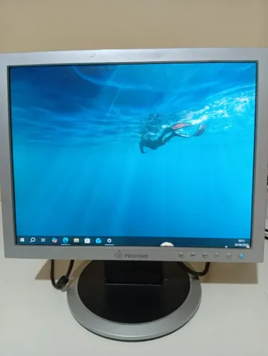 Monitor Positivo 15? - completo com cabos