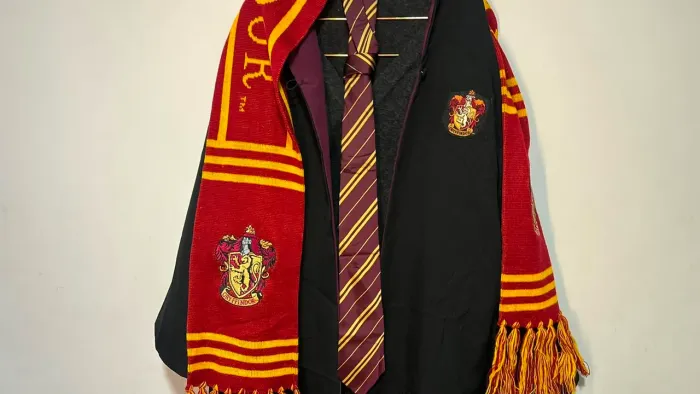 Harry Potter - Capa Uniforme Grifinória - Oficial Universal Studios