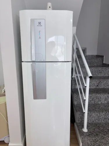 Geladeira Electrolux FrostFree DF42 com 382L