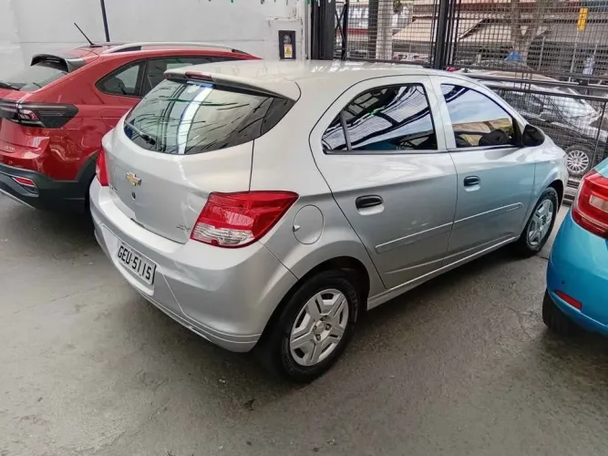 Chevrolet Onix JOY Hatch 1.0 8V Flex Mec. 4P 2018