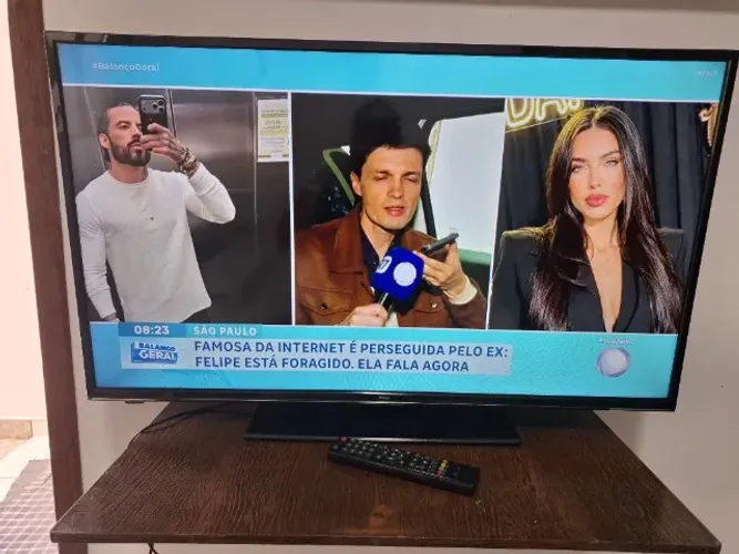 Tv Philco 40 polegadas...Não é smart