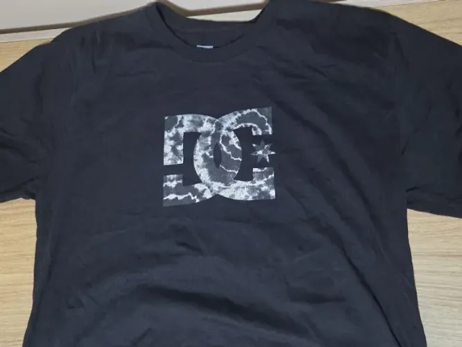 CAMISA DC SHOES LOGO RAP VINTAGE ORIGINAL - TAM 3GG - BASKET/SKATE/HIPHOP/ROCK/Y2K/NIKE