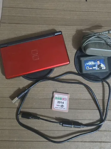Nintendo DS Lite Vermelho - Desbloqueio R4 + Jogos Game Boy, Super Nintendo, Mesa Drive e+