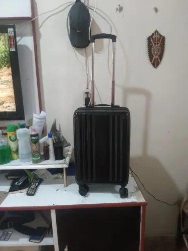 Vendo uma mala de material rígido de bordo de 10kg 
