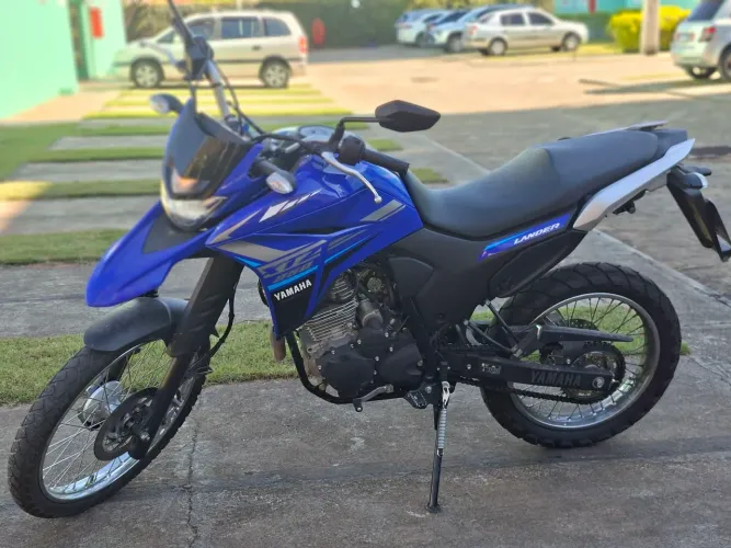 Vendo Lander Novíssima Único Dono 