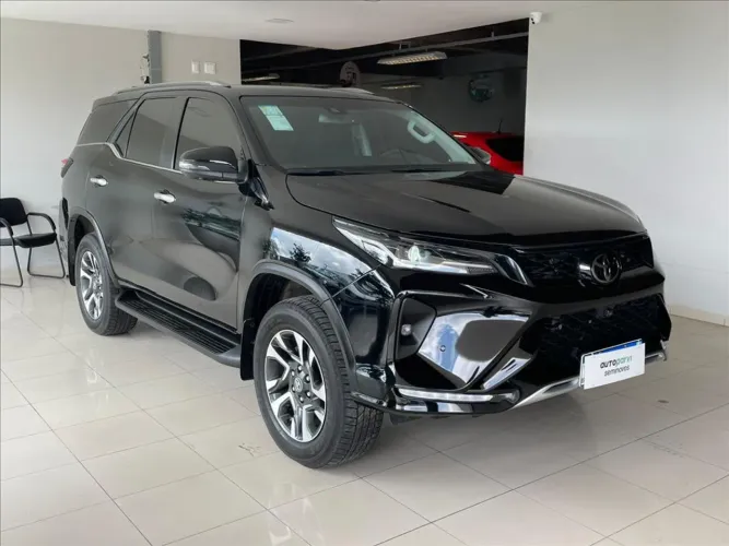 Toyota Hilux SW4 4X4 2.8 Diesel 2025