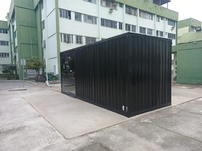 Container preto.com abertura de vidro 2.00x2.00
