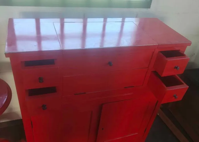 Armário e abajur conjunto